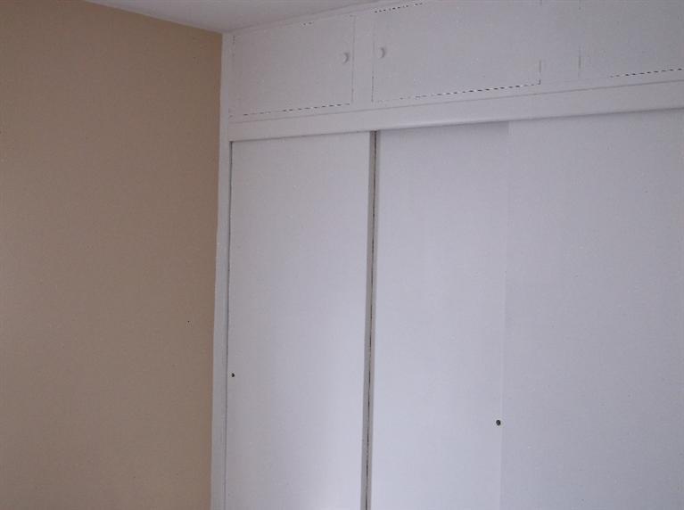 Cape Cod style, driveway, garage in rear