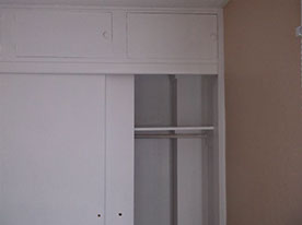 Cape Cod style, driveway, garage in rear